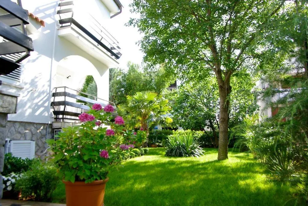 Apartments Bella Vita 2 Malinska 0*,